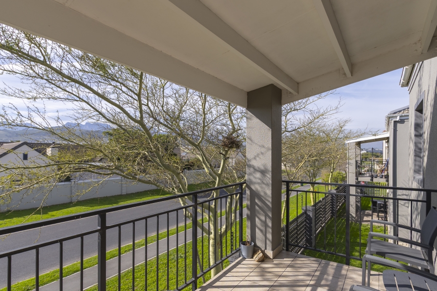 To Let 2 Bedroom Property for Rent in Heritage Park Western Cape